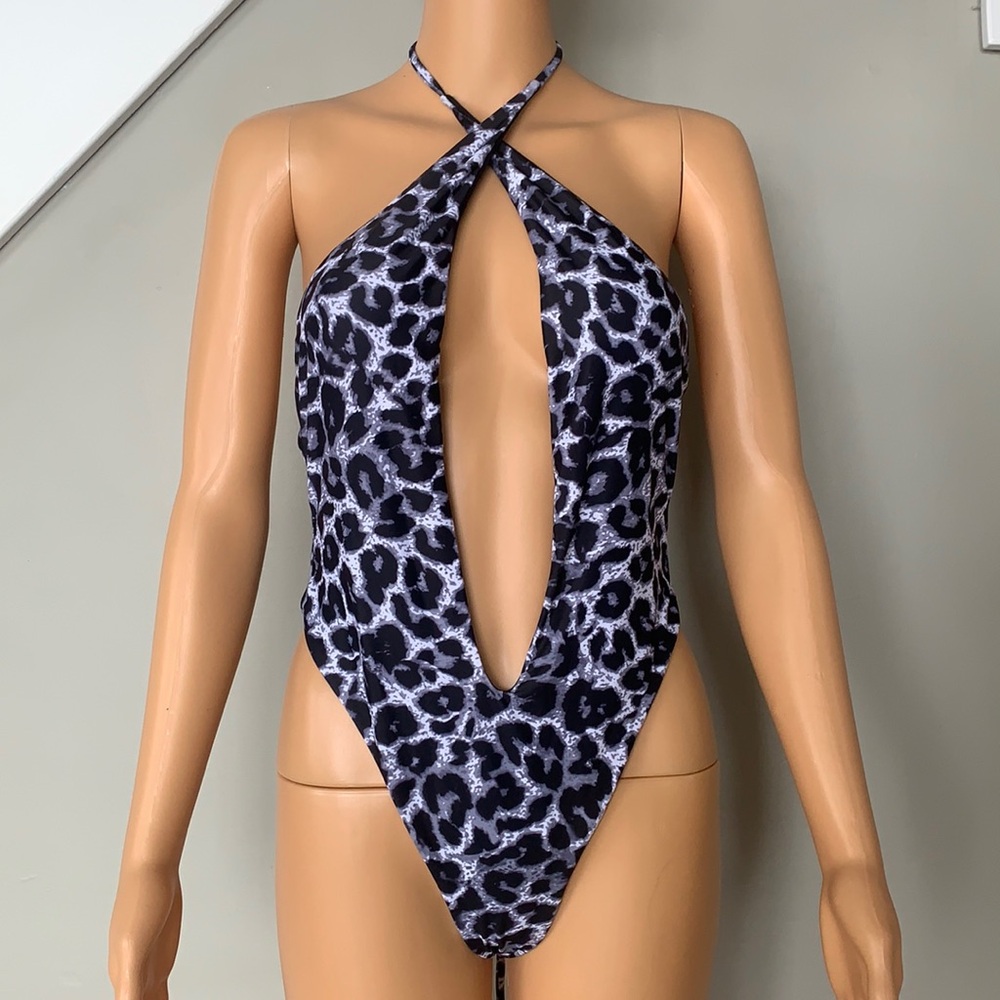 One piece swim suit